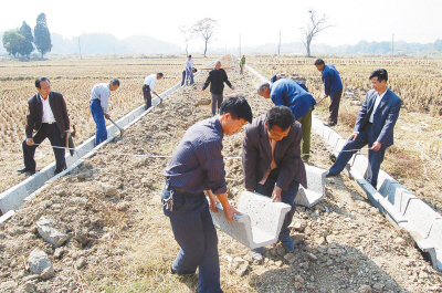 高舉科學(xué)發(fā)展旗幟 以土地執(zhí)法優(yōu)化房地產(chǎn)開(kāi)發(fā)用地格局